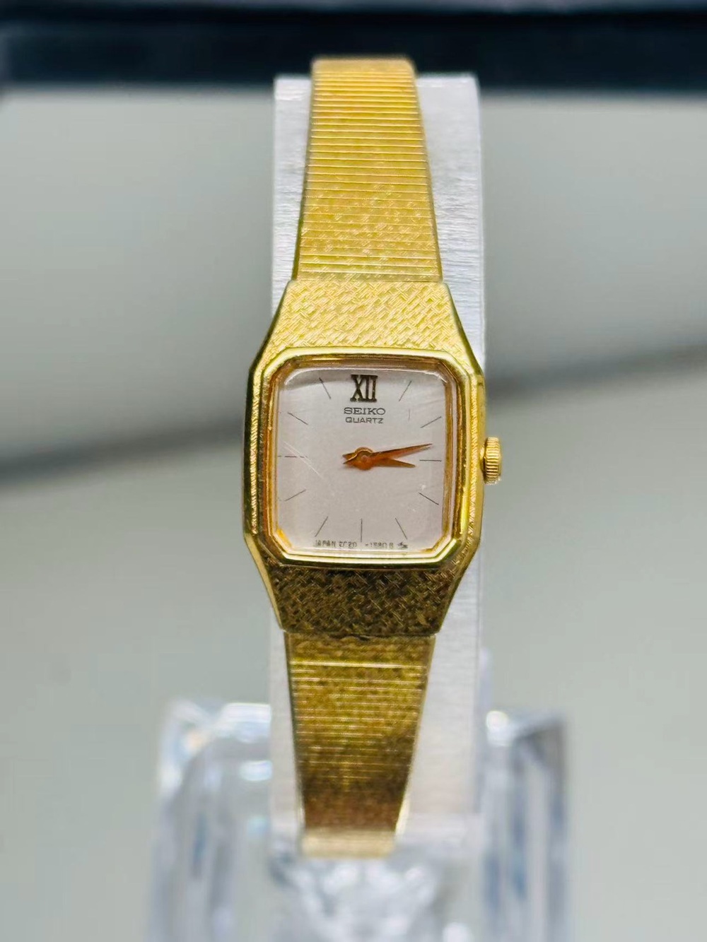 Vintage Seiko Ladies Quartz Watch Gold Tone Rectangular 16mm New Battery Runs